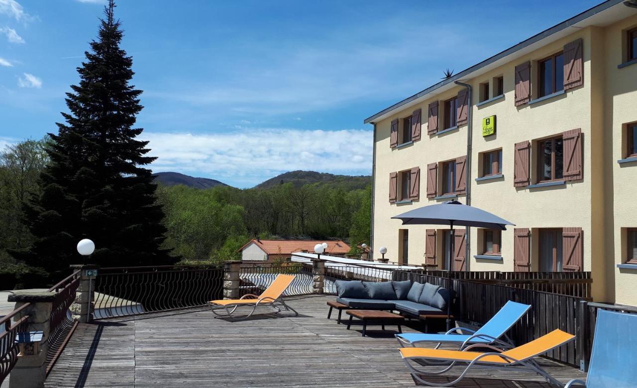 Logis La Rose Des Vents Hotel Volvic Exterior photo