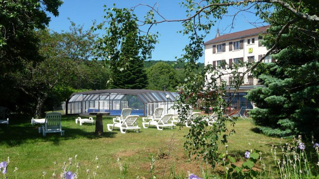Logis La Rose Des Vents Hotel Volvic Room photo